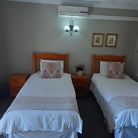 Van Dykshuis Guest House ไฮเดิลแบร์ค ภายนอก รูปภาพ