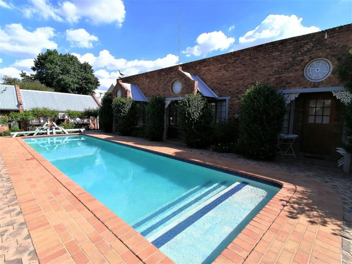 Van Dykshuis Guest House ไฮเดิลแบร์ค ภายนอก รูปภาพ
