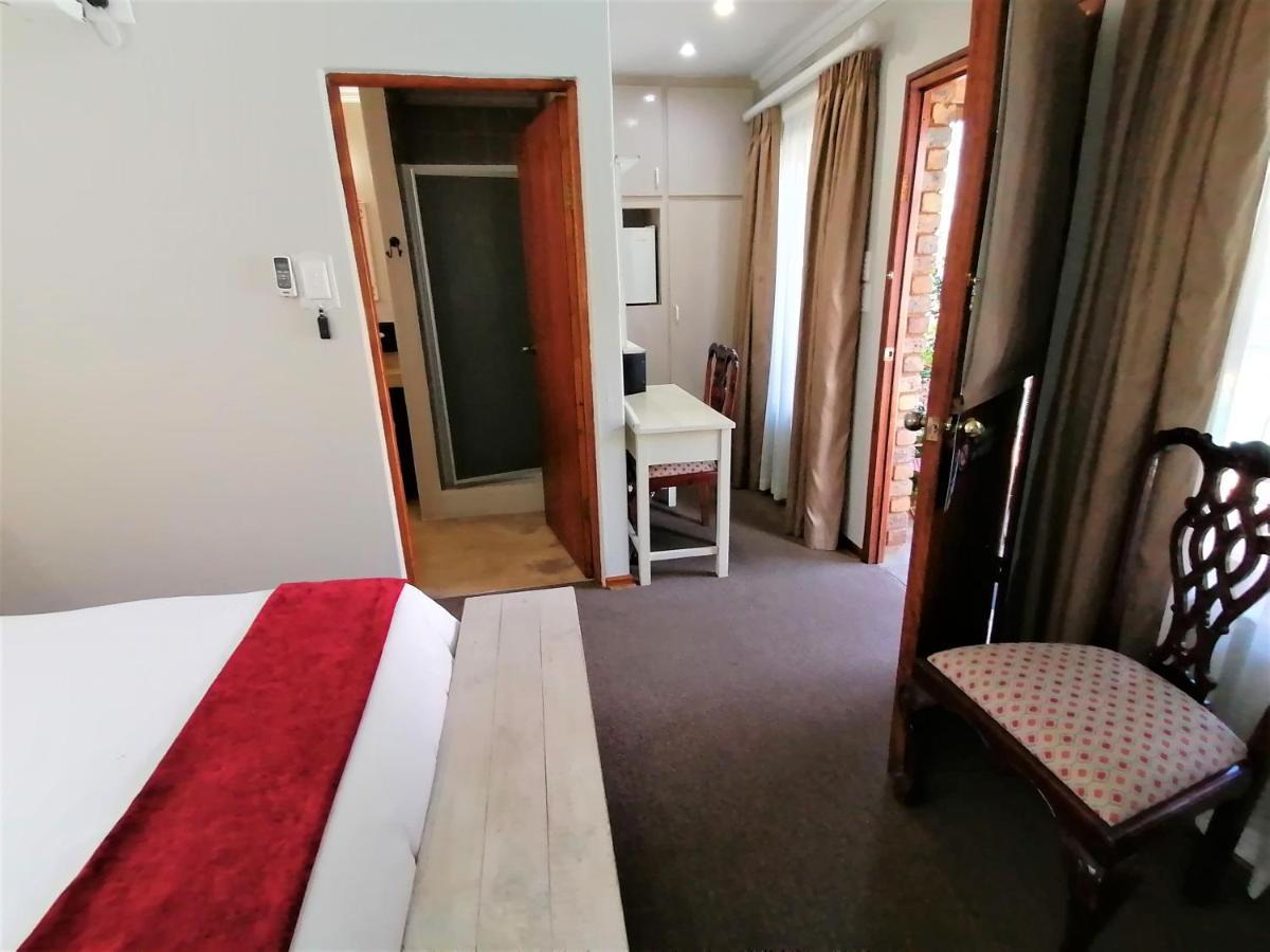 Van Dykshuis Guest House ไฮเดิลแบร์ค ภายนอก รูปภาพ