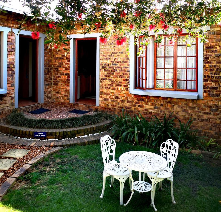 Van Dykshuis Guest House ไฮเดิลแบร์ค ภายนอก รูปภาพ