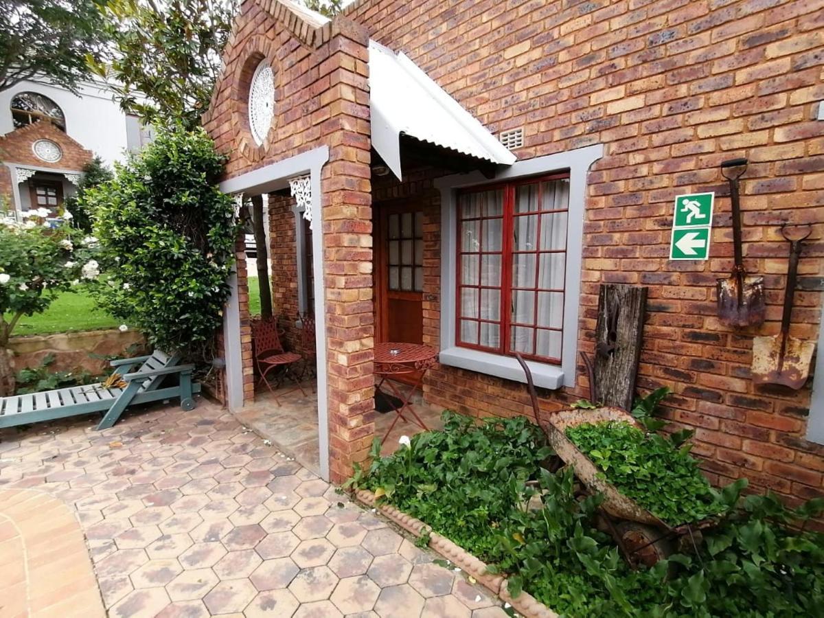Van Dykshuis Guest House ไฮเดิลแบร์ค ภายนอก รูปภาพ