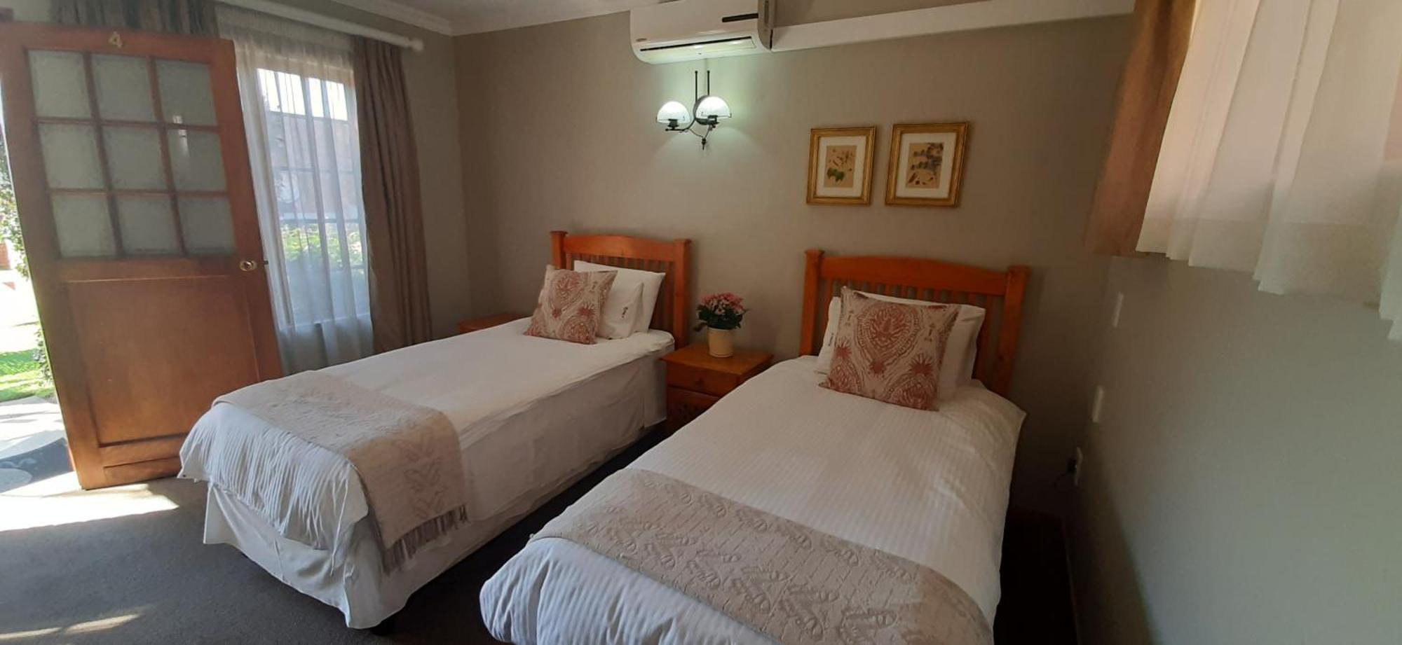 Van Dykshuis Guest House ไฮเดิลแบร์ค ภายนอก รูปภาพ