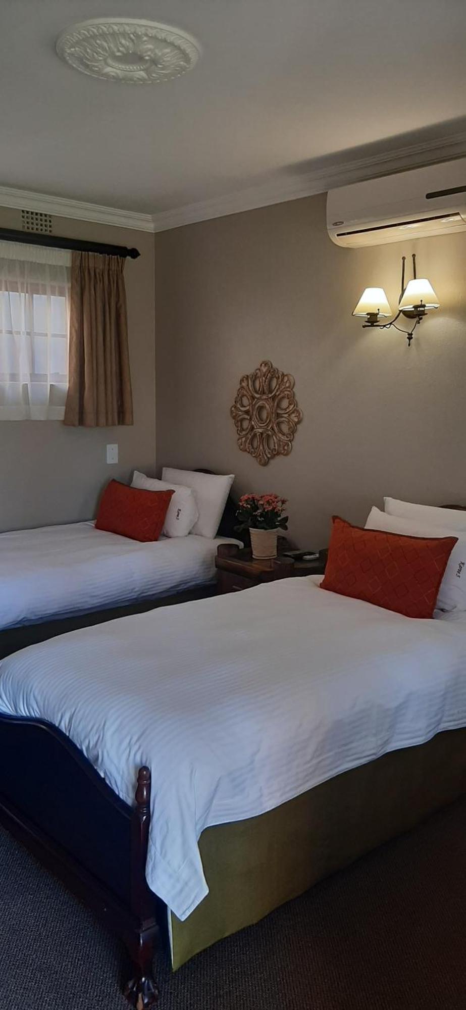 Van Dykshuis Guest House ไฮเดิลแบร์ค ภายนอก รูปภาพ