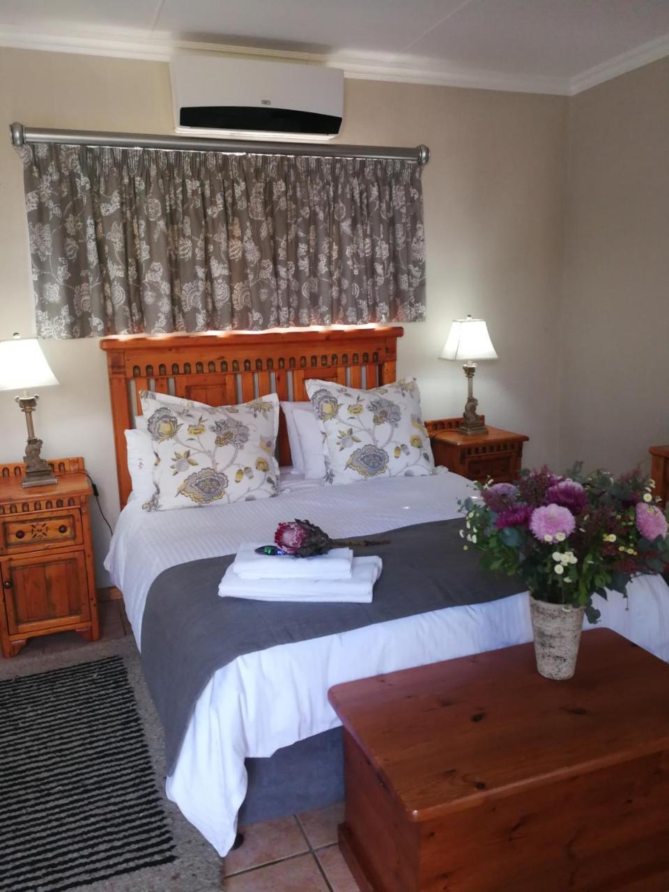 Van Dykshuis Guest House ไฮเดิลแบร์ค ภายนอก รูปภาพ